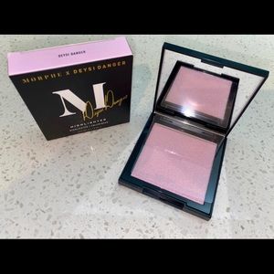 Morphe X Deysi Danger Highlighter